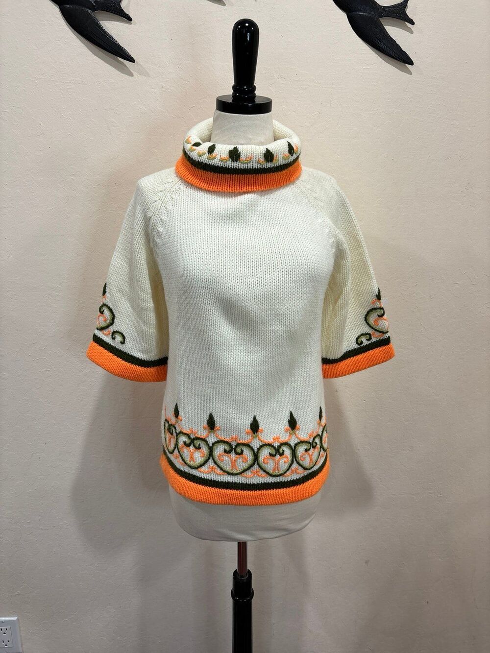 Kimlon by Miss Exquisite Hong Kong Hand Embroidered Sweater, M - Vintage!